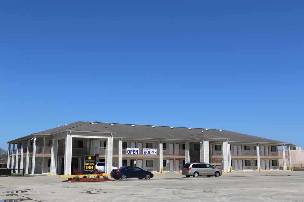 Western Inn Baker Екстериор снимка